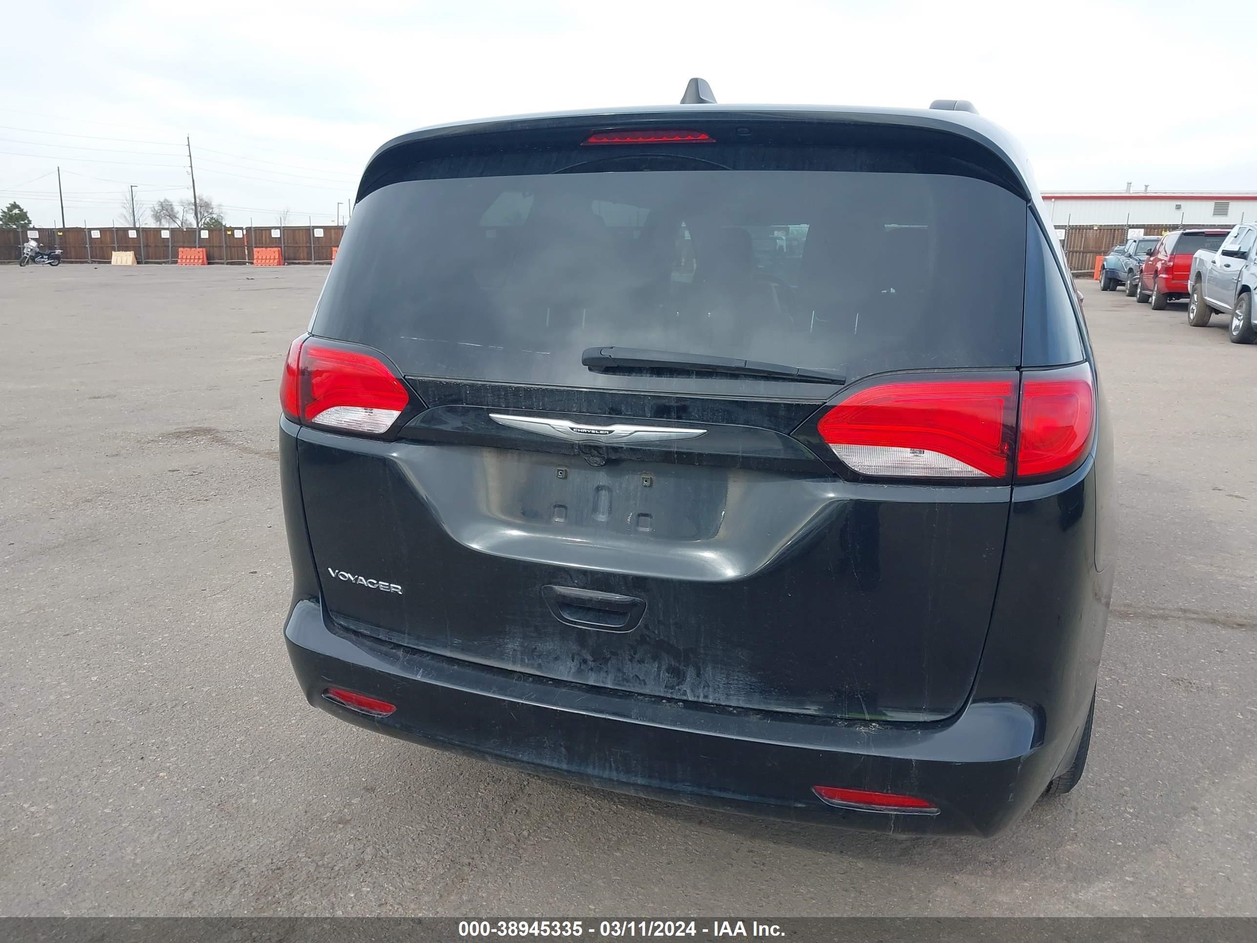 Photo 15 VIN: 2C4RC1DG9MR530829 - CHRYSLER VOYAGER 