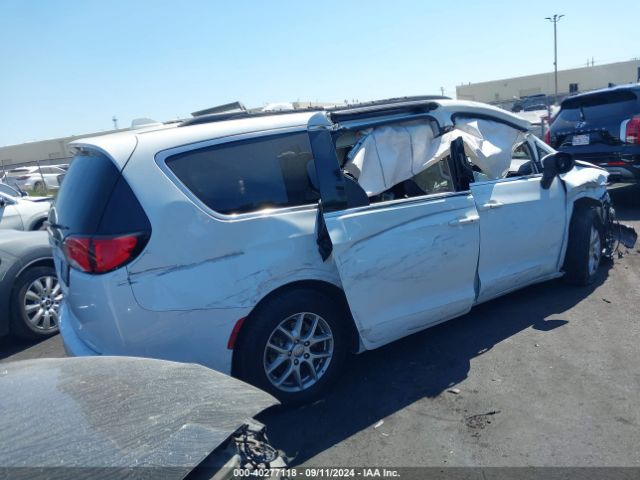 Photo 3 VIN: 2C4RC1DGXLR163471 - CHRYSLER VOYAGER 