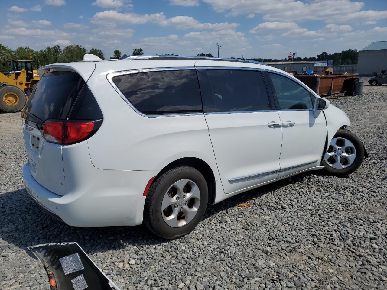 Photo 2 VIN: 2C4RC1EG0HR584346 - CHRYSLER PACIFICA 