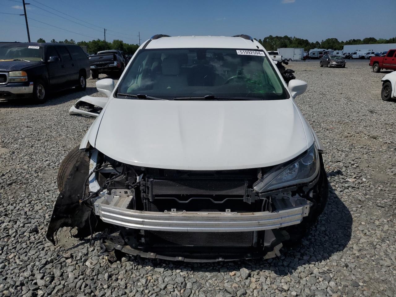 Photo 4 VIN: 2C4RC1EG0HR584346 - CHRYSLER PACIFICA 