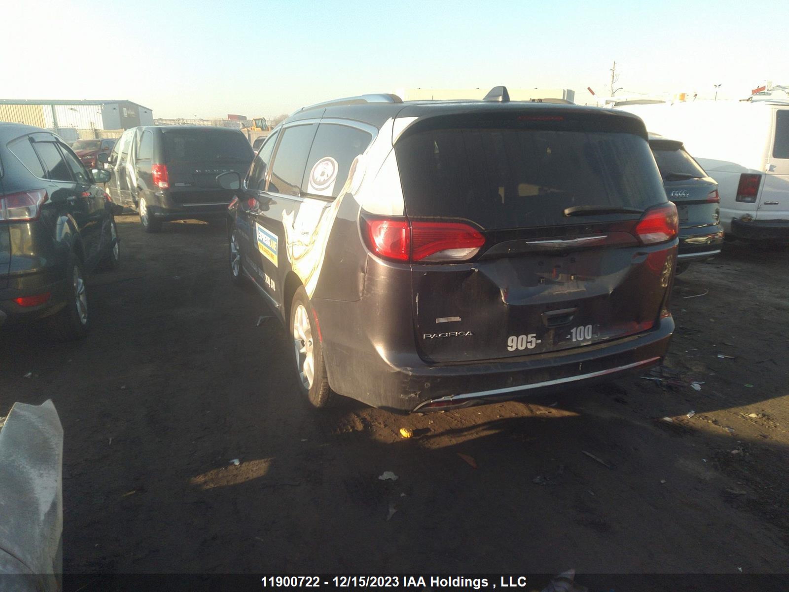 Photo 2 VIN: 2C4RC1EG1HR559388 - CHRYSLER PACIFICA 