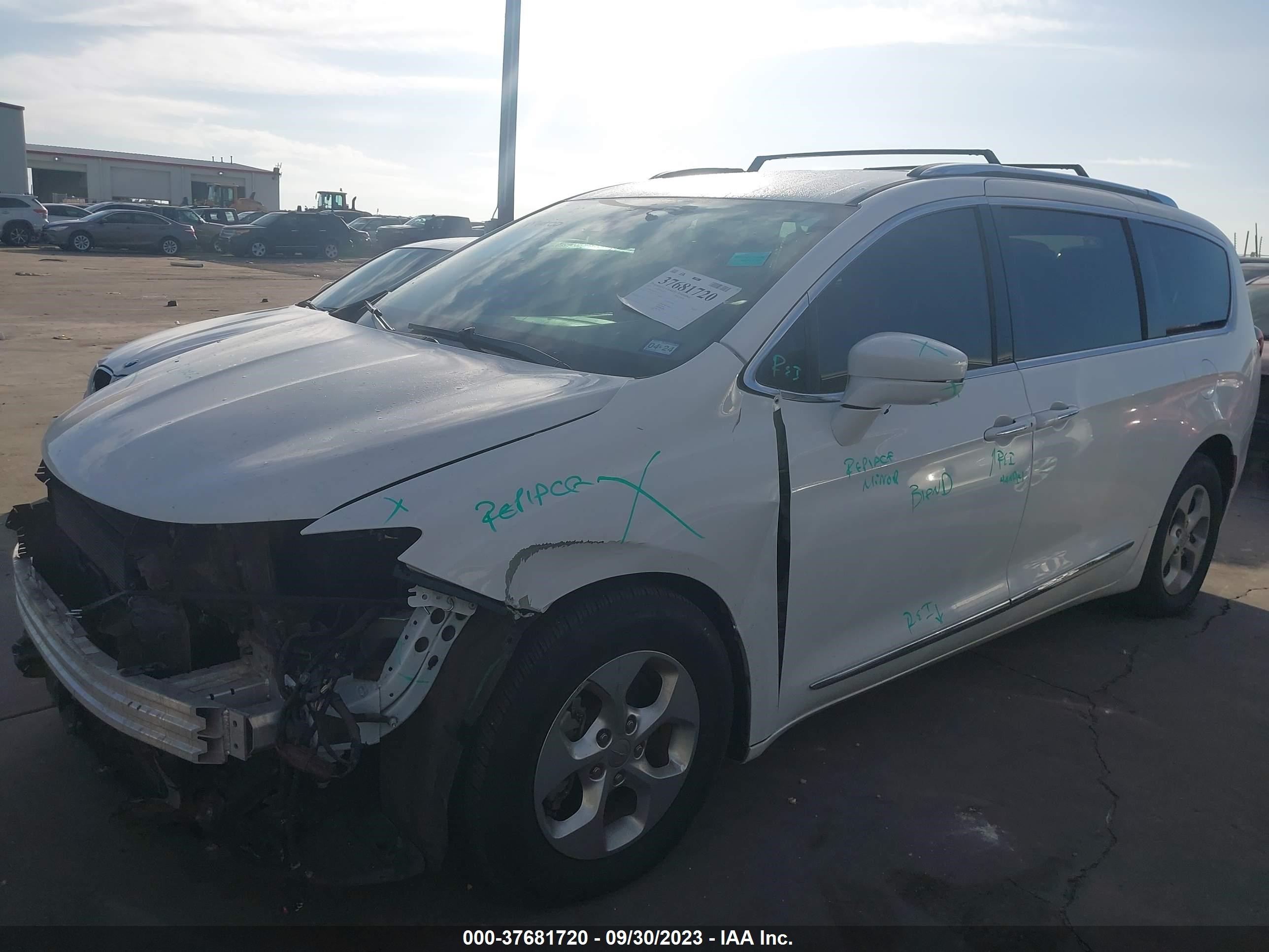 Photo 14 VIN: 2C4RC1EG1HR722024 - CHRYSLER PACIFICA 