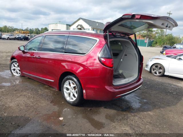 Photo 2 VIN: 2C4RC1EG2JR113532 - CHRYSLER PACIFICA 