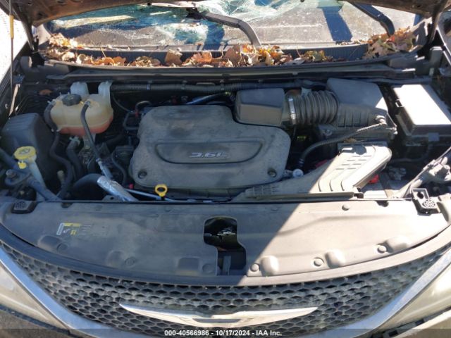 Photo 9 VIN: 2C4RC1EG3HR577133 - CHRYSLER PACIFICA 