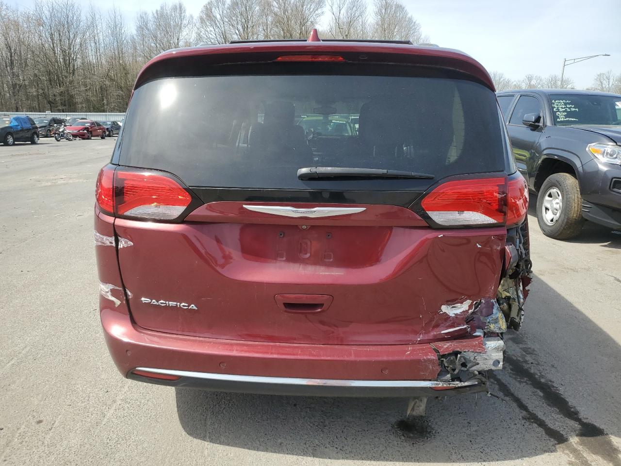 Photo 5 VIN: 2C4RC1EG4HR577724 - CHRYSLER PACIFICA 