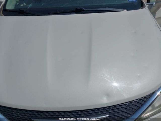 Photo 5 VIN: 2C4RC1EG4HR650591 - CHRYSLER PACIFICA 