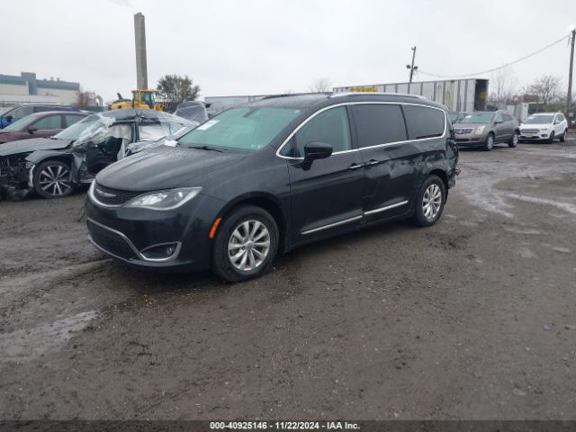 Photo 1 VIN: 2C4RC1EG4JR292852 - CHRYSLER PACIFICA 