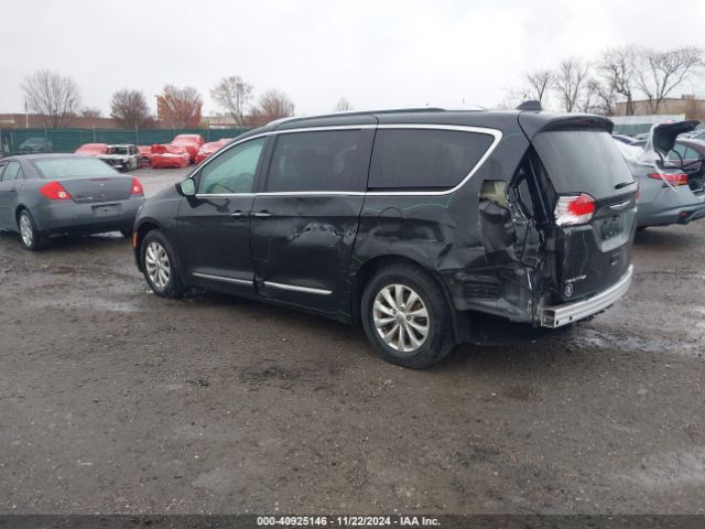 Photo 2 VIN: 2C4RC1EG4JR292852 - CHRYSLER PACIFICA 