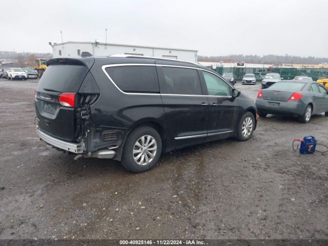 Photo 3 VIN: 2C4RC1EG4JR292852 - CHRYSLER PACIFICA 