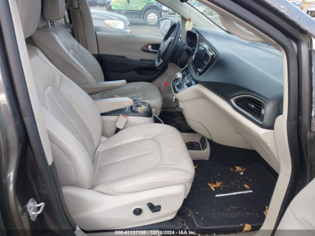 Photo 4 VIN: 2C4RC1EG5HR752871 - CHRYSLER PACIFICA 