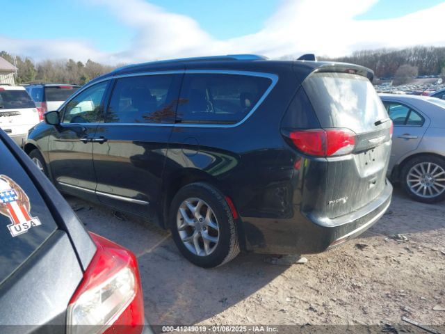 Photo 2 VIN: 2C4RC1EG5JR352606 - CHRYSLER PACIFICA 