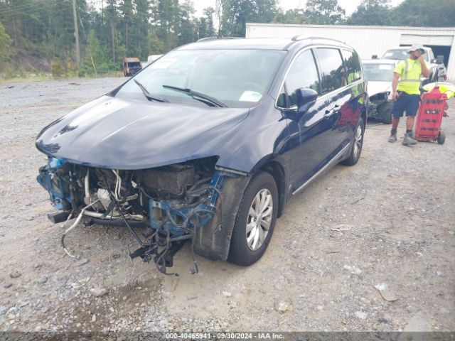 Photo 1 VIN: 2C4RC1EG6JR109631 - CHRYSLER PACIFICA 