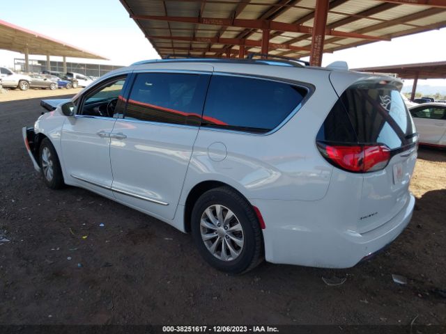 Photo 2 VIN: 2C4RC1EG6JR149868 - CHRYSLER PACIFICA 