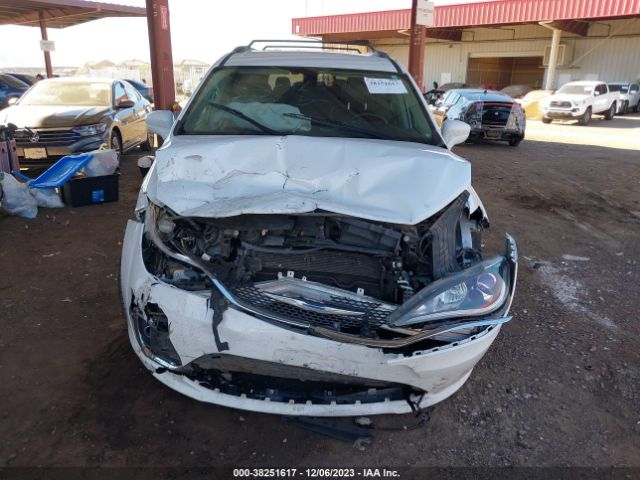 Photo 5 VIN: 2C4RC1EG6JR149868 - CHRYSLER PACIFICA 