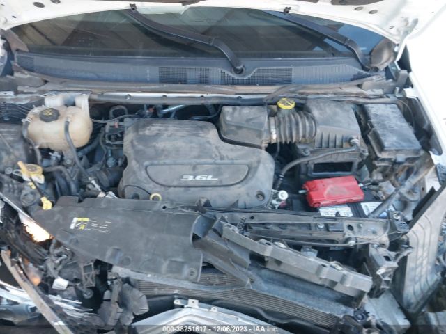 Photo 9 VIN: 2C4RC1EG6JR149868 - CHRYSLER PACIFICA 