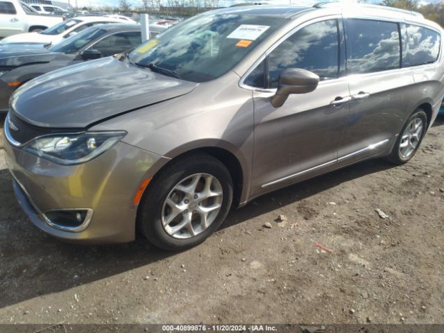 Photo 1 VIN: 2C4RC1EG6JR166959 - CHRYSLER PACIFICA 