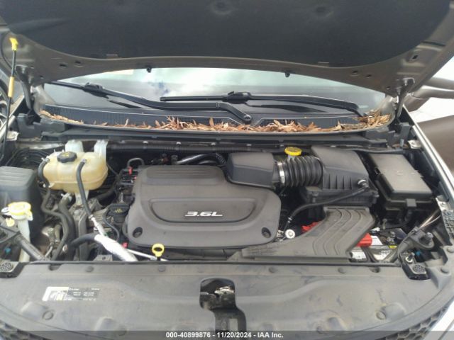 Photo 9 VIN: 2C4RC1EG6JR166959 - CHRYSLER PACIFICA 