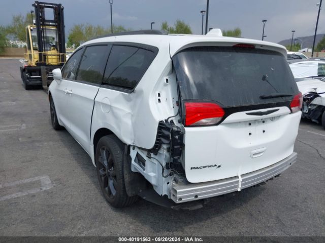 Photo 2 VIN: 2C4RC1EG6LR286442 - CHRYSLER PACIFICA 