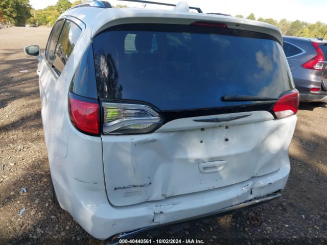 Photo 5 VIN: 2C4RC1EG7HR572615 - CHRYSLER PACIFICA 