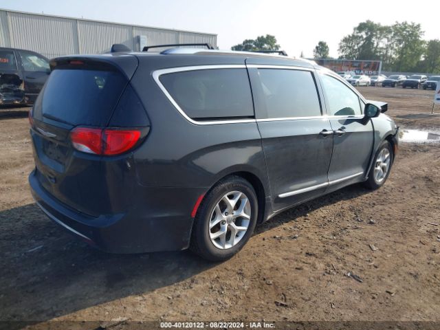 Photo 3 VIN: 2C4RC1EG7HR597935 - CHRYSLER PACIFICA 