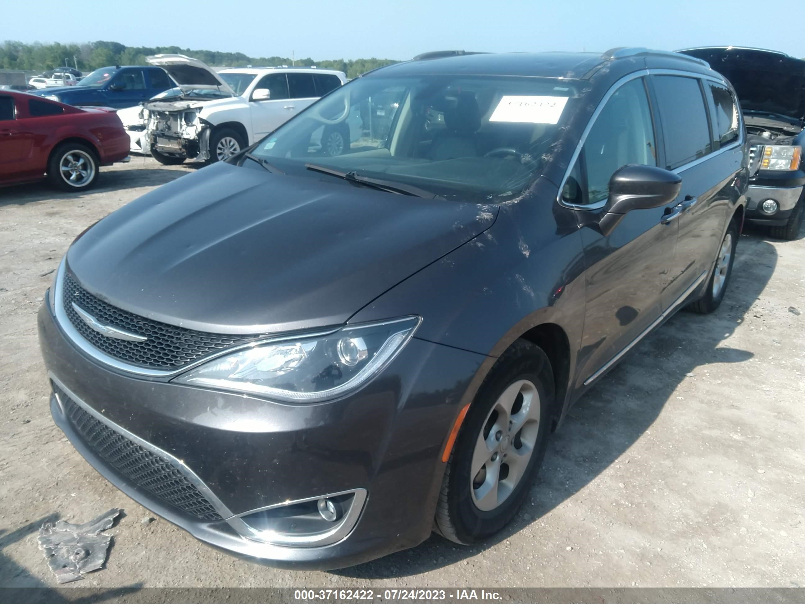 Photo 1 VIN: 2C4RC1EG8HR727558 - CHRYSLER PACIFICA 