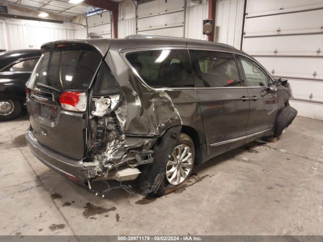 Photo 3 VIN: 2C4RC1EG8JR156918 - CHRYSLER PACIFICA 