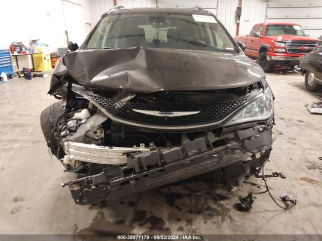 Photo 5 VIN: 2C4RC1EG8JR156918 - CHRYSLER PACIFICA 