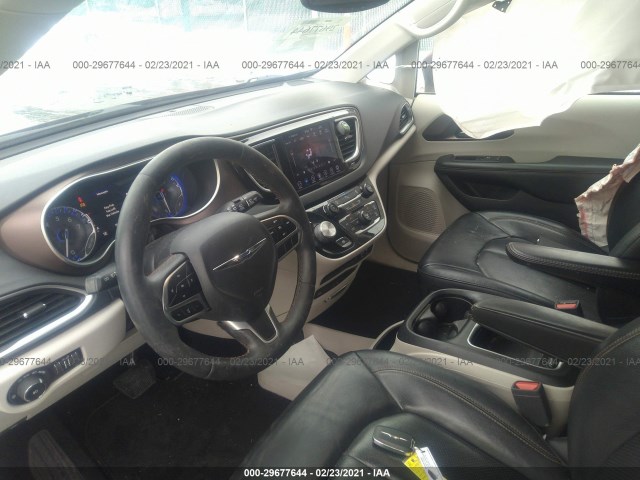 Photo 4 VIN: 2C4RC1EG8JR333323 - CHRYSLER PACIFICA 