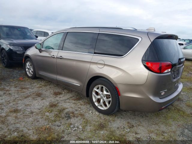 Photo 2 VIN: 2C4RC1EG9HR643846 - CHRYSLER PACIFICA 