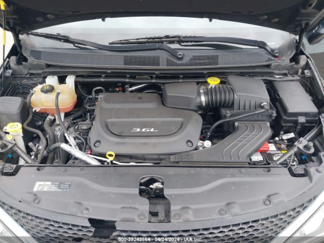 Photo 9 VIN: 2C4RC1EG9HR727410 - CHRYSLER PACIFICA 