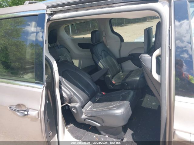 Photo 7 VIN: 2C4RC1EG9JR112670 - CHRYSLER PACIFICA 