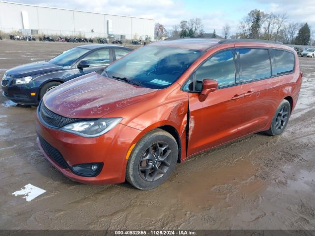 Photo 1 VIN: 2C4RC1EG9JR226927 - CHRYSLER PACIFICA 