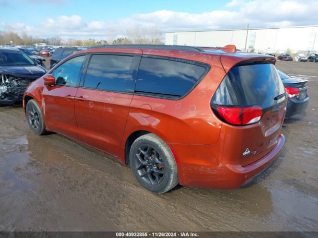 Photo 2 VIN: 2C4RC1EG9JR226927 - CHRYSLER PACIFICA 