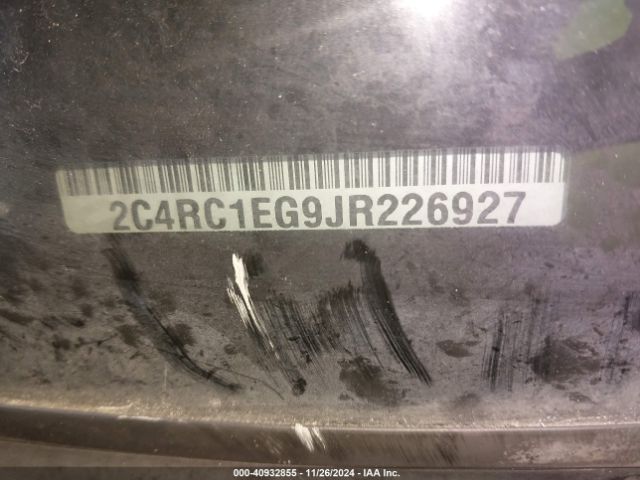 Photo 8 VIN: 2C4RC1EG9JR226927 - CHRYSLER PACIFICA 