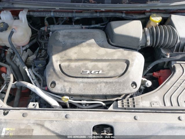 Photo 9 VIN: 2C4RC1EG9JR226927 - CHRYSLER PACIFICA 