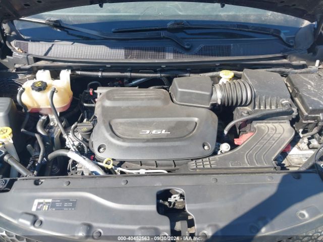 Photo 9 VIN: 2C4RC1EG9JR351653 - CHRYSLER PACIFICA 