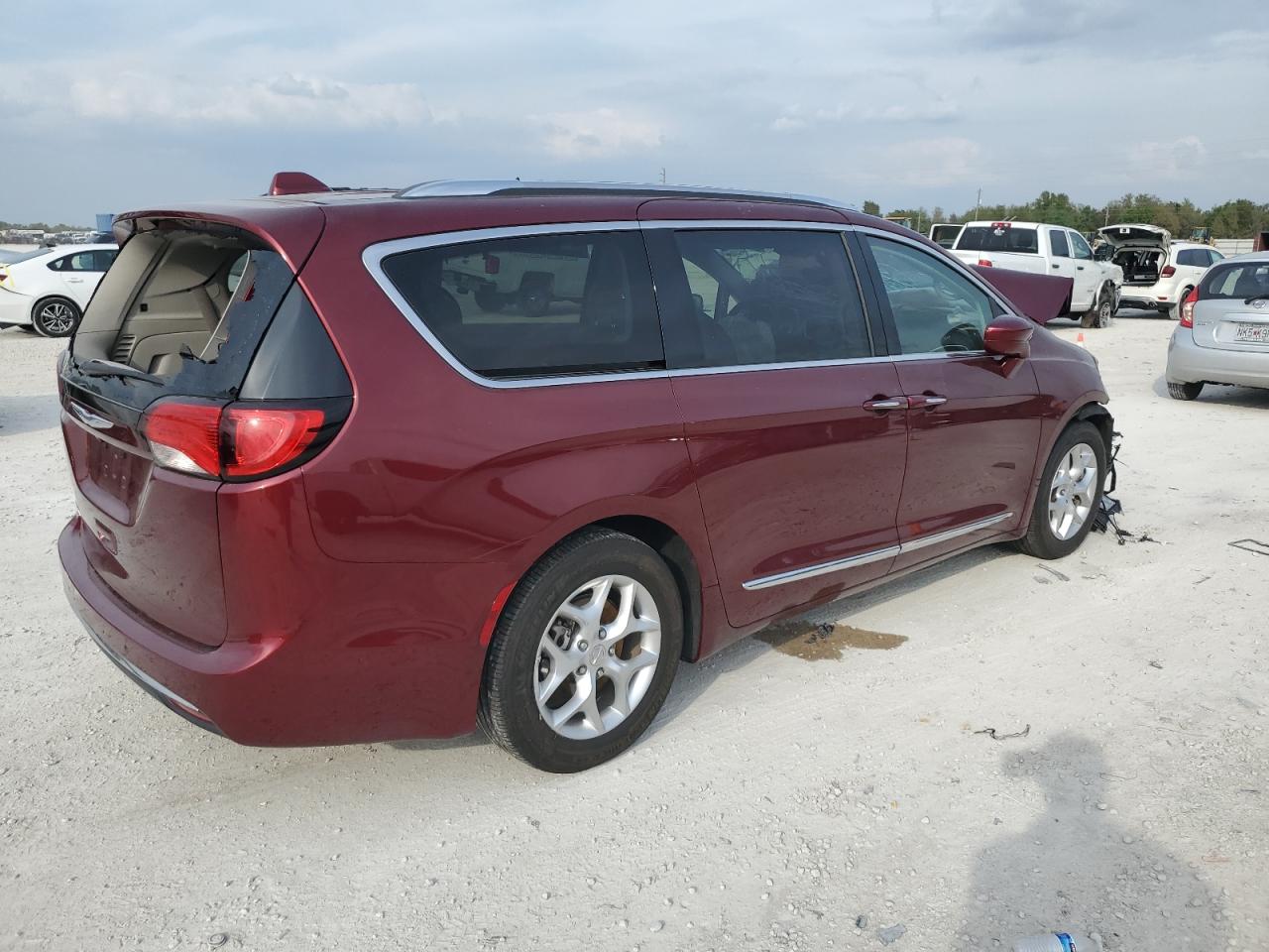 Photo 2 VIN: 2C4RC1EG9LR242158 - CHRYSLER PACIFICA 