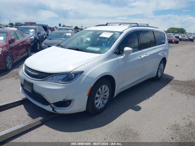 Photo 1 VIN: 2C4RC1EGXJR108420 - CHRYSLER PACIFICA 