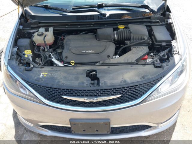 Photo 9 VIN: 2C4RC1EGXJR109549 - CHRYSLER PACIFICA 