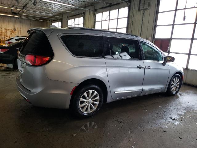 Photo 2 VIN: 2C4RC1EGXJR136265 - CHRYSLER PACIFICA 