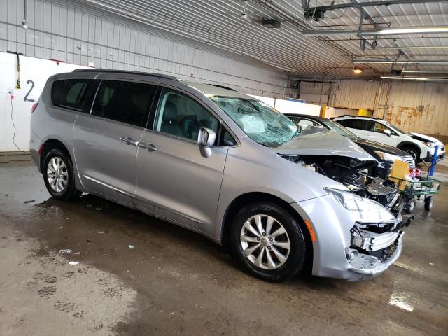 Photo 3 VIN: 2C4RC1EGXJR136265 - CHRYSLER PACIFICA 