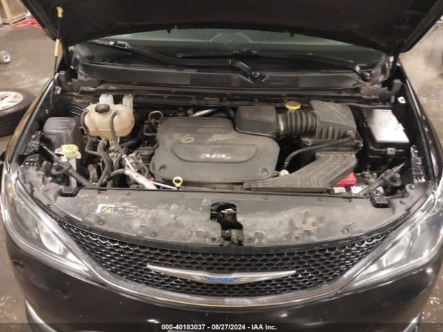 Photo 9 VIN: 2C4RC1EGXJR177866 - CHRYSLER PACIFICA 