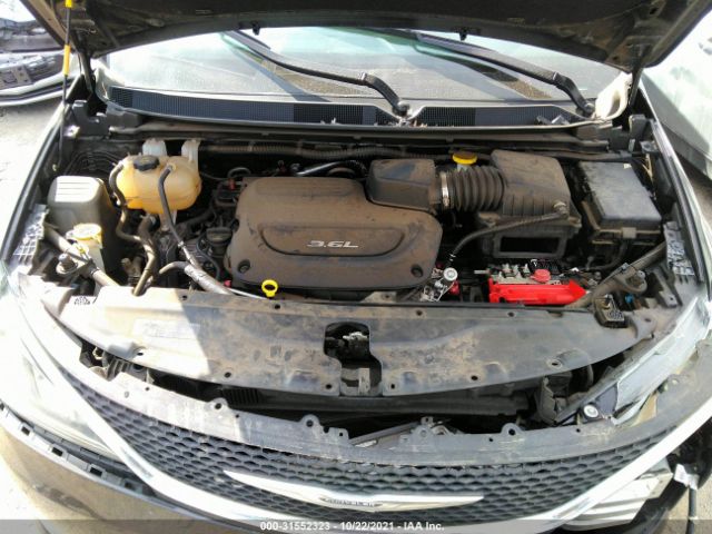 Photo 9 VIN: 2C4RC1FG0JR109915 - CHRYSLER PACIFICA 