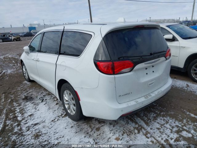 Photo 2 VIN: 2C4RC1FG0JR111843 - CHRYSLER PACIFICA 