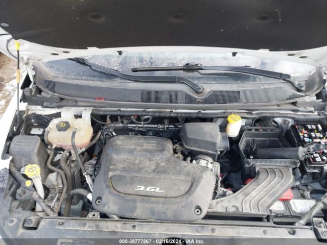 Photo 5 VIN: 2C4RC1FG0JR111843 - CHRYSLER PACIFICA 