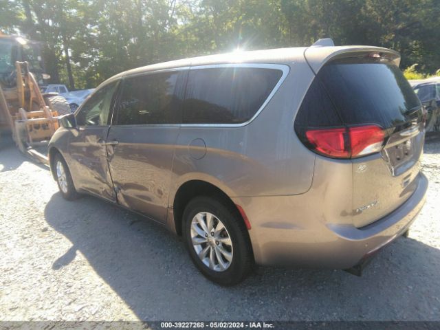 Photo 2 VIN: 2C4RC1FG0JR177874 - CHRYSLER PACIFICA 