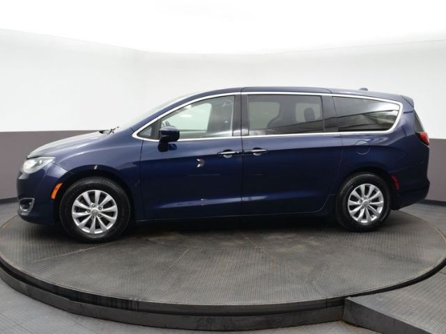 Photo 3 VIN: 2C4RC1FG0KR568900 - CHRYSLER PACIFICA 