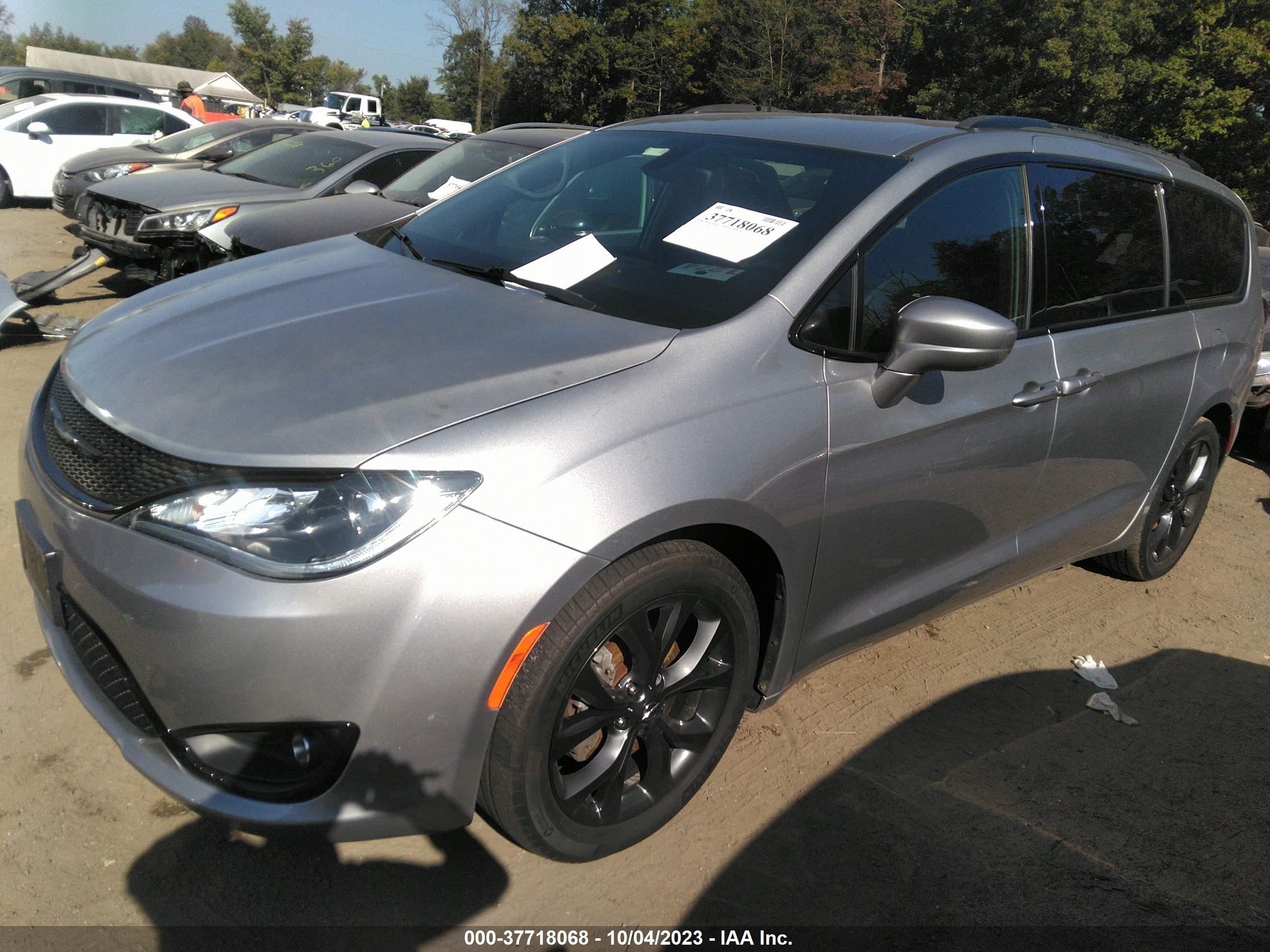 Photo 1 VIN: 2C4RC1FG0KR583560 - CHRYSLER PACIFICA 