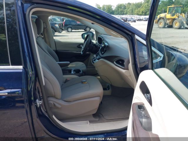 Photo 4 VIN: 2C4RC1FG0LR124112 - CHRYSLER PACIFICA 