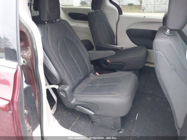 Photo 7 VIN: 2C4RC1FG2JR113237 - CHRYSLER PACIFICA 